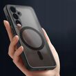 Θήκη Tech Protect Matte Black σε πλάγια λήψη, δείχνοντας το λεπτό προφίλ της.