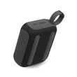JBL Go 4 φορητό ηχείο δίπλα σε πισίνα