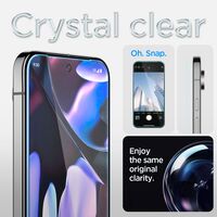 "Κοντινή λήψη του Spigen GLAS.tR EZ Fit πάνω στην οθόνη του Pixel 9 Pro XL.
