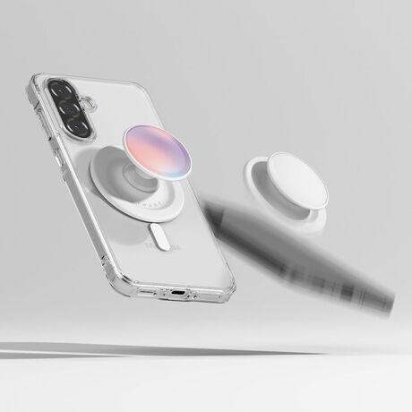 Θήκη Ringke Fusion MagSafe σε χρήση με ασύρματο φορτιστή MagSafe