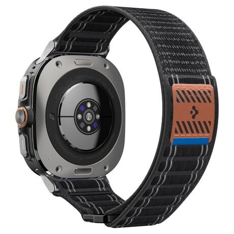Spigen WBF0 smartwatch band black close-up